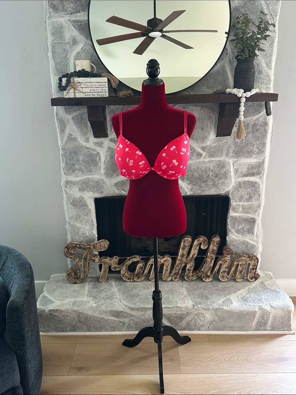 NWT! PINK Victoria's Secret Bra 38DD